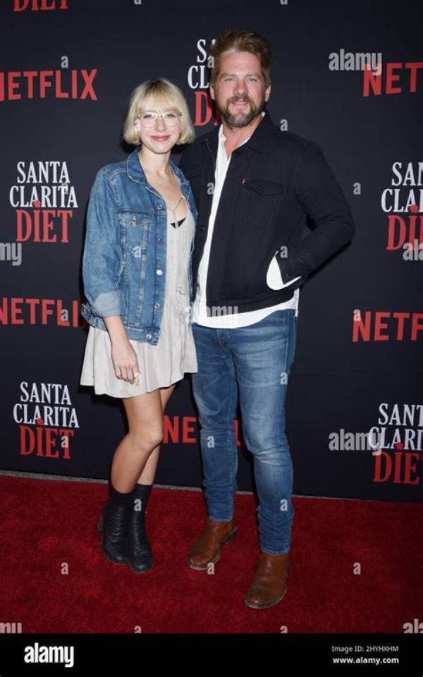 Who Is Betsy Phillips? Zachary Knighton Wife, Daughter with Ex Wife Hang Knighton