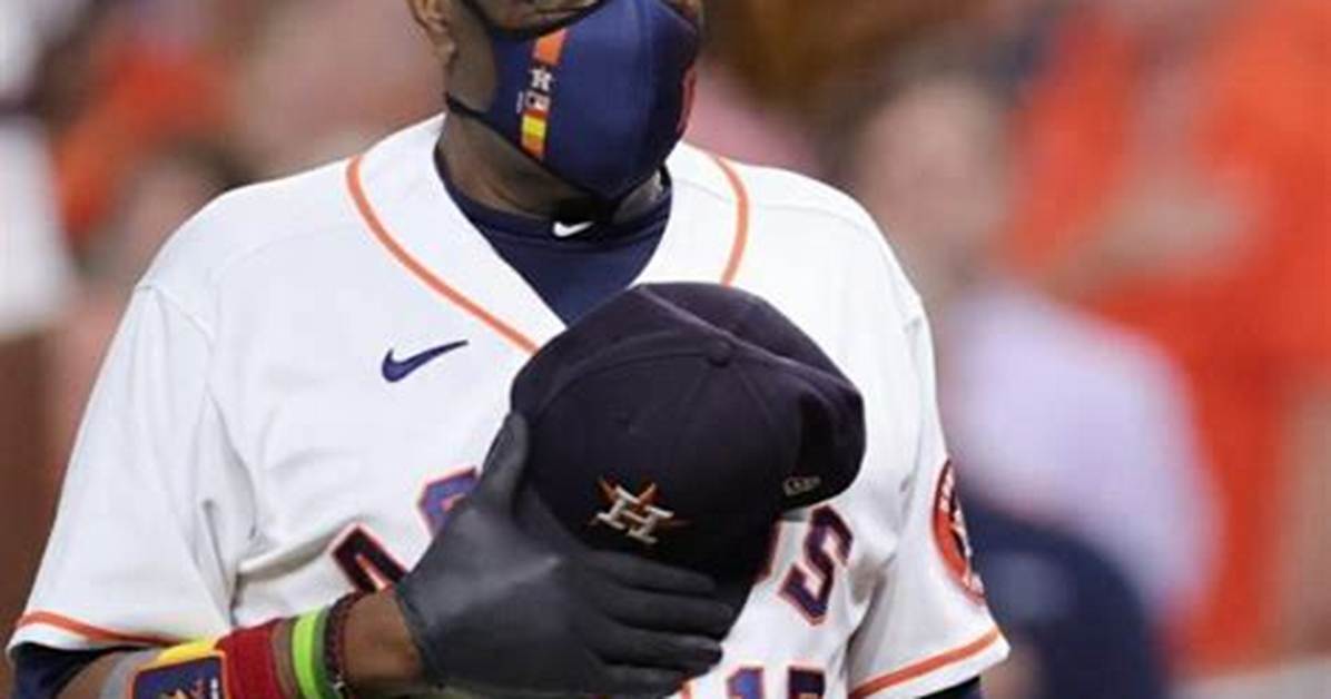 Why Does Dusty Baker Wear Gloves? There Are Lots of Theories