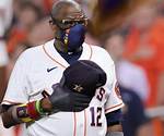 Why Does Dusty Baker Wear Gloves? There Are Lots of Theories