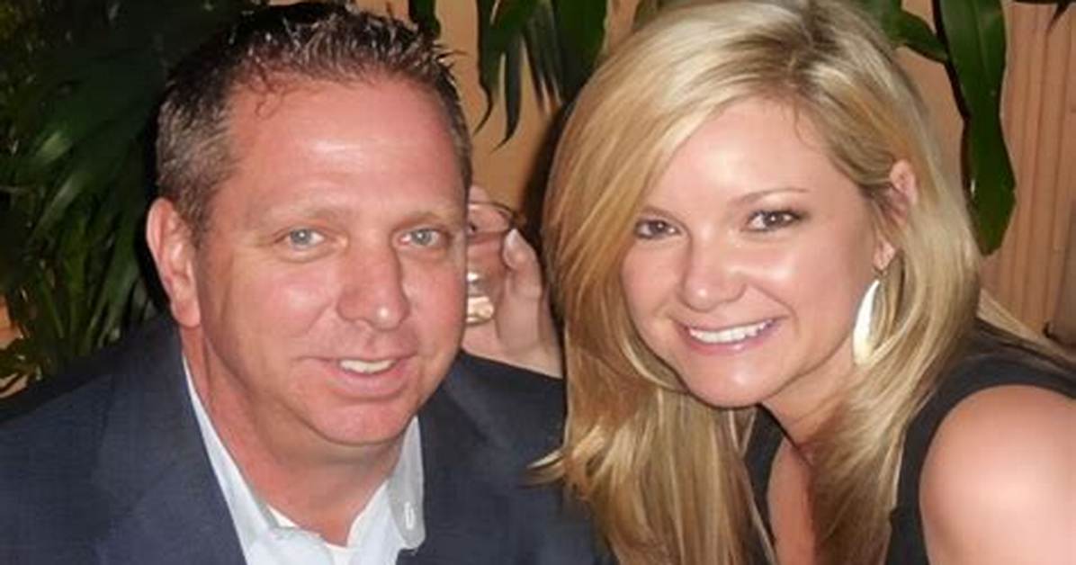 Why Laura Moody Appears with No Wedding Ring?