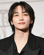 Yoon Jeonghan | Bio, Age, Net Worth, Relationship, Career
