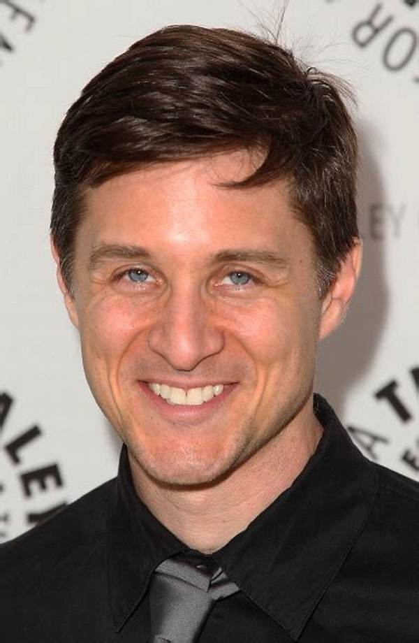 Yuri Lowenthal Net Worth